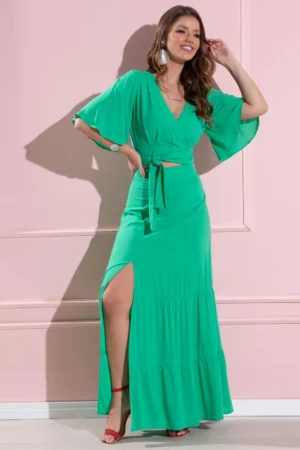 Saia longa verde com recortes e fenda lateral