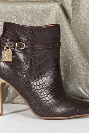 Bota Feminina Bico Fino Salto Agulha Vizzano