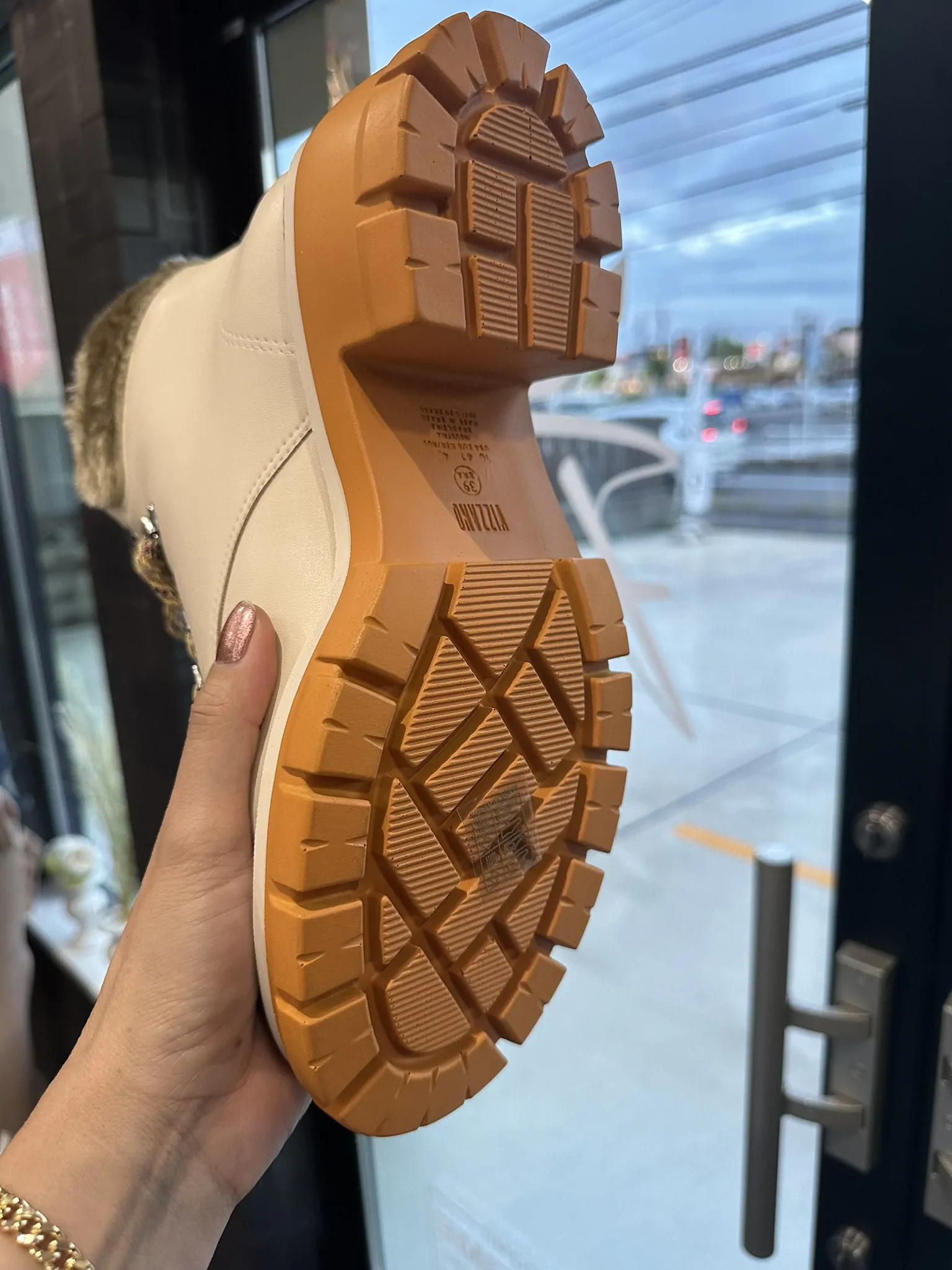 Bota Coturno Vizzano Tratorado Feminino 3087.202 - Imagem 2