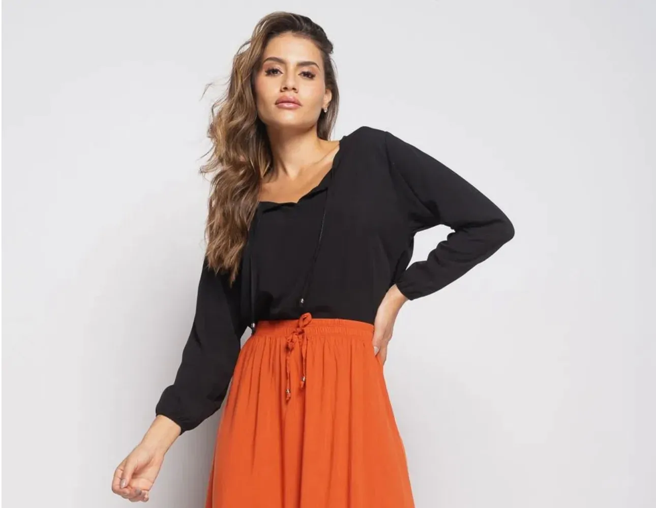 Blusa gola V manga longa Viscolinho Salvatore