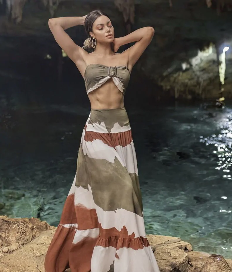 Conjunto de Top e Saia – Moda praia