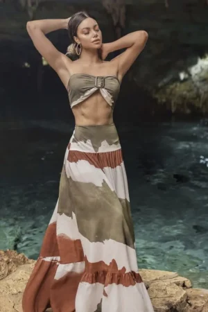 Conjunto de Top e Saia – Moda praia