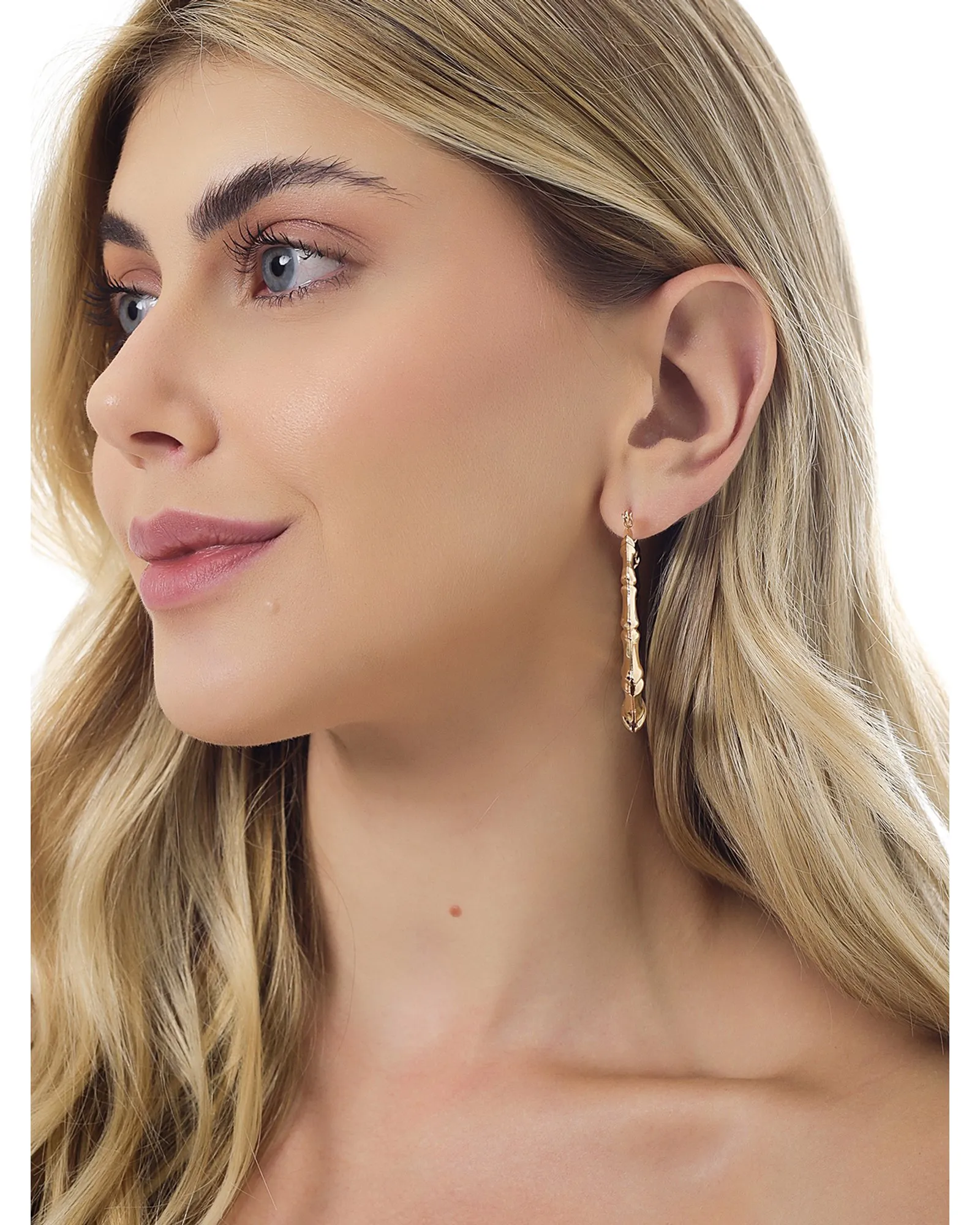 Brinco de Argola Click com Design de Bambu folheado em ouro 18k - Imagem 2