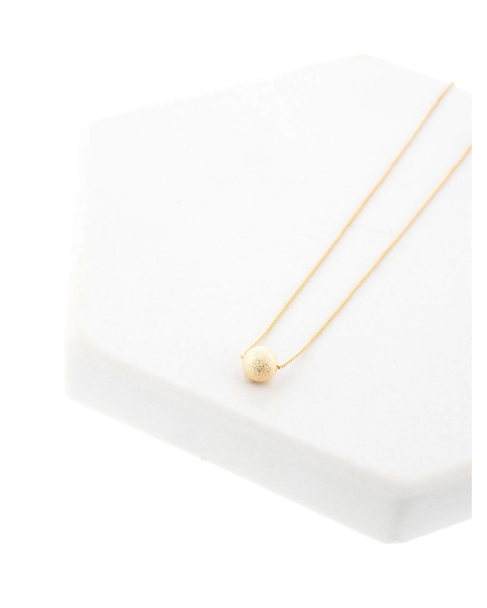 Colar com Bolinha Texturizada folheado em ouro 18k - Imagem 3