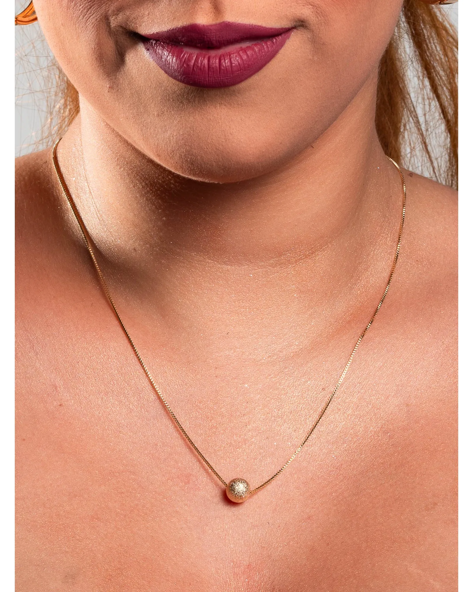 Colar com Bolinha Texturizada folheado em ouro 18k - Imagem 2