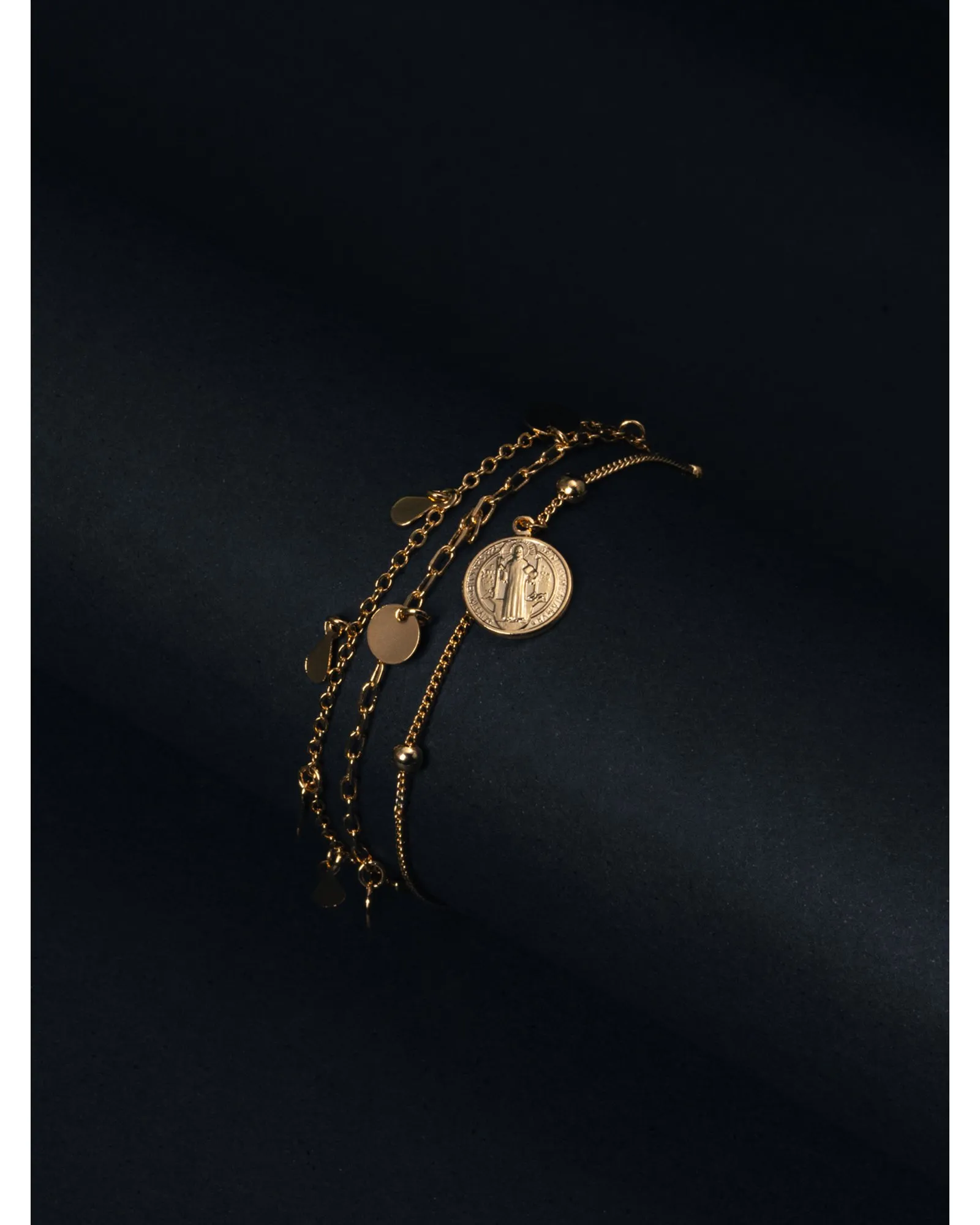 Mix de Pulseiras com Medalha de São Bento folheado em ouro 18k - Imagem 3